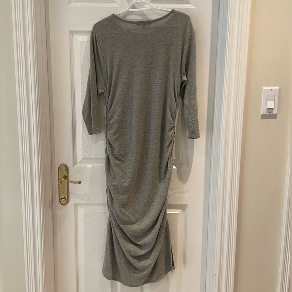 Woman’s gray dress - Picture 5 of 5